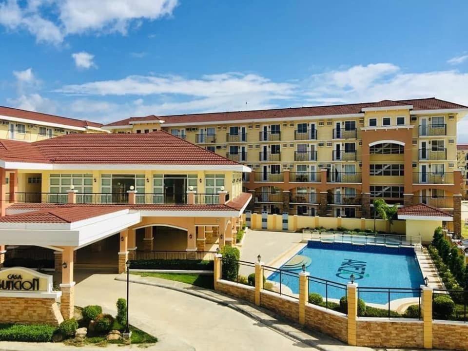 Huge @ Arezzo Place Apartment Davao