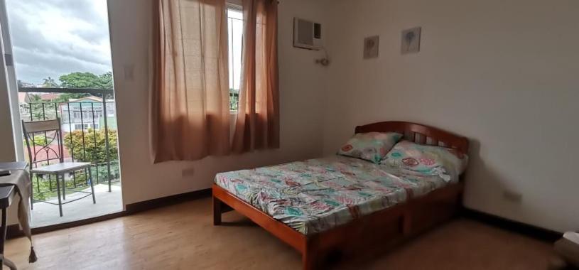 Huge @ Arezzo Place Apartment