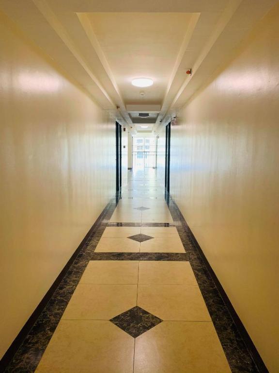 Huge @ Arezzo Place Apartment